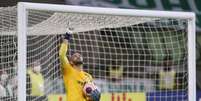 Weverton se afirma cada vez mais no gol do Verdão (Foto: Cesar Greco/Palmeiras)  Foto: Lance!