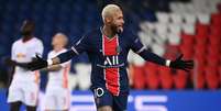 Neymar atualmente está lesionado e não participou dos últimos jogos do PSG (Foto: FRANCK FIFE / AFP)  Foto: Lance!