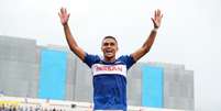 Erik celebrando gol (Foto: Divulgação/Yokohama Marinos)  Foto: Lance!