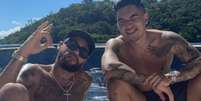 Neymar e o amigo Gil Cebola curtem o final de ano em Balneário Camboriú (SC)  Foto: Reprodução/Instagram / Estadão Conteúdo