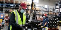 Técnico trabalha em fábrica de autopeças em Toledo, Ohio, EUA
18/05/2020
REUTERS/Rebecca Cook  Foto: Reuters