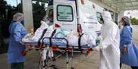 Paciente é transferido em Manaus em meio à pandemia de Covid-19
14/01/2021
REUTERS/Bruno Kelly  Foto: Reuters