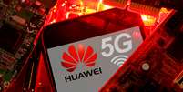 Smartphone com logotipo 5G da Huawei. 29/1/2020. REUTERS/Dado Ruvic  Foto: Reuters