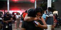 Parentes de paciente internado em Hospital 28 de Agosto em Manaus
14/1/2021 REUTERS/Bruno Kelly  Foto: Reuters