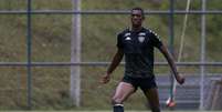 O zagueiro Kanu pode estar de saída do Botafogo para o Cruz Azul (Foto: Divulgação/Vítor Silva)  Foto: Gazeta Esportiva