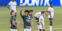 Palmeiras atropela o Corinthians e se mantém na briga pelo título do Brasileirão  Foto: Anderson Lira / Estadão Conteúdo