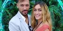 André, 31 anos, e Zena, 21, transaram várias vezes durante o confinamento no ‘Big Brother’ de Portugal: “Confiamos na produção”  Foto: Reprodução