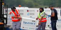 Carregamento de Sputnik V chega a Buenos Aires
28/1/2021 REUTERS/Agustin Marcarian  Foto: Reuters