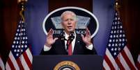 Joe Biden visita o Pentágono em Arlington
REUTERS/Carlos Barria  Foto: Reuters
