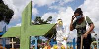 Enterro de vítima da Covid-19 em cemitério de Manaus (AM) 
17/01/2021
REUTERS/Bruno Kelly  Foto: Reuters