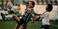 Com a camisa do Grêmio, Cuca atou por mais de quatro temporadas e marcou gols decisivos (Foto: Reprodução)  Foto: Lance!