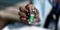Recipiente de dose da vacina da AstraZeneca/Oxford envasada pela Fiocruz
27/01/2021
REUTERS/Pilar Olivares  Foto: Reuters