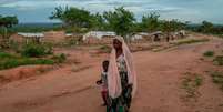 Milhares em Cabo Delgado foram forçados a fugir de suas casas  Foto: AFP / BBC News Brasil