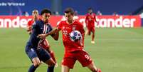 Marquinhos disputando bola com Lewandowski na final da última Champions (Foto: MATTHEW CHILDS / POOL / AFP)  Foto: Lance!