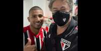 Casares postou foto com Rojas após atuação do atacante contra a Inter de Limeira (Foto: Reprodução/ Instagram)  Foto: Lance!