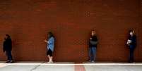 Pessoas fazem fila para pedir aux&iacute;lio-desemprego em Arkansas, EUA. REUTERS/Nick Oxford  Foto: Reuters