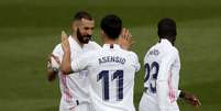 Benzema e Asensio comemoram gol do Real Madrid  Foto: Susana Vera / Reuters