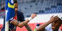 Neymar e Djaló foram expulsos no fim do jogo após confusão (Foto: FRANCK FIFE / AFP)  Foto: Lance!