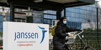 Logo da Janssen em unidade da empresa na Holanda
09/03/2021 REUTERS/Piroschka van de Wouw  Foto: Reuters