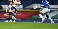 Harry Kane é o artilheiro do Campeonato Inglês (Foto: PETER POWELL / POOL / AFP)  Foto: Lance!