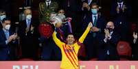 Messi conquista o 35º título com a camisa do Barcelona (Foto: HANDOUT / RFEF / AFP)  Foto: Lance!