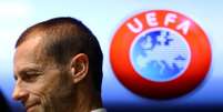 Presidente da Uefa, Aleksander Ceferin, chega para entrevista coletiva em Stara Pazova, na Sérvia
3103/2017 REUTERS/Antonio Bronic  Foto: Reuters