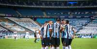 Jogadores do Grêmio comemoram vitória pelo Gaúcho   Foto:  Lucas Uebel/Grêmio FBPA 