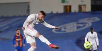 Valverde em ação pelo Real Madrid contra o Barcelona (Foto: Helios de la Rubia / Real Madrid)  Foto: Lance!