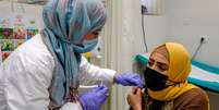 Apenas os palestinos que vivem em Jerusalém Oriental receberam vacinas  Foto: Getty Images / BBC News Brasil