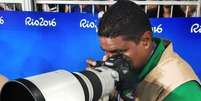 João Maia chamou atenção por ser um fotógrafo cego fazendo a cobertura dos Jogos Paralímpicos no Rio de Janeiro, em 2016  Foto: Arquivo Pessoal / BBC News Brasil
