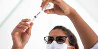 Quase um terço das cidades ficaram sem vacina para 2ª dose na última semana  Foto: Getty Images / BBC News Brasil