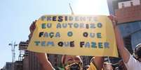 Manifestantes já fizeram pedido pela intervenção militar na Avenida Paulista, em São Paulo, no início do mês  Foto: Ettore Chiereguini/Agif - Agência de Fotografia / Estadão Conteúdo