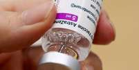 Vacina da AstraZeneca contra Covid-19 é preparada para aplicação na Antuérpia
18/03/2021 
REUTERS/Yves Herman  Foto: Reuters