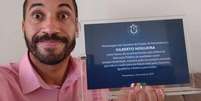 Gil do Vigor ganhou uma placa de homenagem do seu estado natal  Foto: Instagram/ @gilnogueiraofc / Estadão