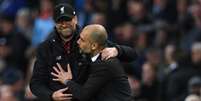 Klopp e Guardiola têm dominado o futebol na Inglaterra (Foto: PAUL ELLIS / AFP)  Foto: Lance!