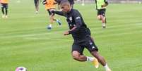 Douglas Costa sofreu com lesões no Bayern  Foto: Divulgação/Bayern