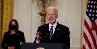 Presidente dos Estados Unidos, Joe Biden, fala sobre a vacinação contra a Covid-19 durante um evento na Casa Branca, em Washington, EUA
18/03/2021 REUTERS/Carlos Barria  Foto: Reuters
