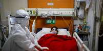 Paciente com Covid na Índia 
 21/5/2021   REUTERS/Adnan Abidi  Foto: Reuters