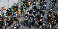 O presidente Jair Bolsonaro participa de passeio com motociclistas no Rio de Janeiro  Foto: Erbs JR./FramePhoto / Estadão Conteúdo