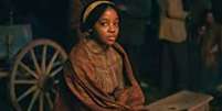 A atriz sul-africana, Thuso Mbedu, interpreta Cora em 'The Underground railroad'  Foto:   / Reprodução/Amazon Prime Video