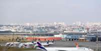 Aeronaves de Azul e Latam no aeroporto de Guarulhos (SP) 
19/05/2020
REUTERS/Amanda Perobelli  Foto: Reuters