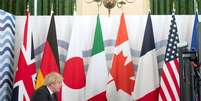 Bandeiras dos países do G7 no gabinete do primeiro-ministro britânico durante cúpula online de fevereiro
19/02/2021
Geoff Pugh/Pool via REUTERS  Foto: Reuters