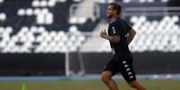 Rafael Moura treinando no Estádio Nilton Santos (Foto: Vítor Silva/Botafogo)  Foto: Lance!