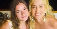 Manoela e Angélica posam para fotos juntas  Foto: ISTOÉ Gente