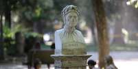 Busto do poeta italiano Dante Alighieri em Roma, na Itália
01/06/2021 REUTERS/Yara Nardi  Foto: Reuters