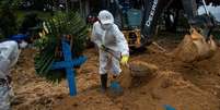 Brasil atinge marca de 490 mil mortes pelo novo coronavírus  Foto: EPA / Ansa - Brasil