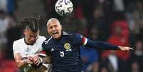 Ingleses e escoceses ficaram apenas no empate (Foto: JUSTIN TALLIS / POOL / AFP)  Foto: Lance!