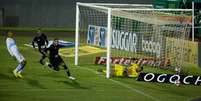 Botafogo empata com o Londrina pela quarta rodada do Campeonato Brasileiro da Série B  Foto:   / Marcos Zanutto