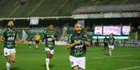 Régis fez o gol da vitória do Bugre no Dérbi de Campinas (FOTO: Celso Congilio/Guarani FC)  Foto: Lance!