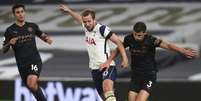 Kane encontra dificuldades para deixar o Tottenham (Foto: CLIVE ROSE / POOL / AFP)  Foto: Lance!